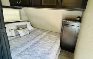 The Pointer Haus - 2017 Keystone RV Carbon 27