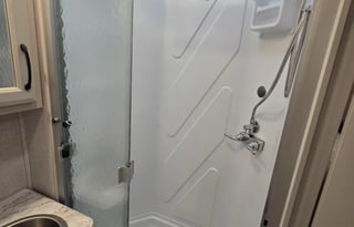 2024 Fleetwood Flair – Ultimate Luxury on Wheels!