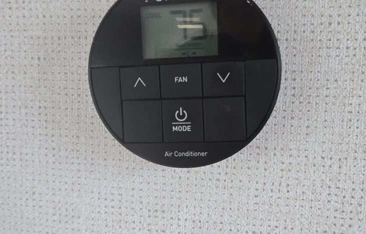 Thermostat for AC and Heat