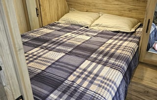 Gidds' Family Friendly Alpha Wolf Camper