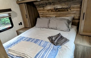 2021 Enlighten Easy to tow!