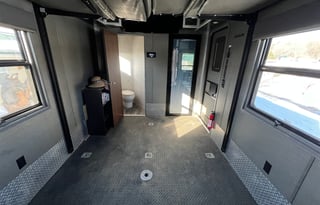 2019 DRV Luxury Suites FullHouse LX455