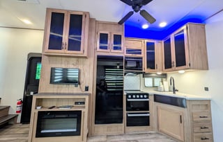 Cherokee Arctic Wolf | Luxury 5th Wheel Bunkhouse