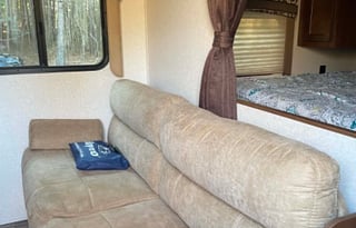 Jayco RV on Half Acre next to PeeDee River!