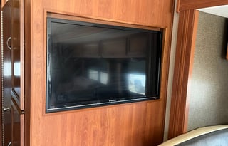 Holiday Rambler Admiral 32V