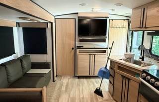 Cruiser Radiance 28QD Bunkhouse Travel Trailer