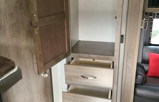 2018 Dutchmen RV Coleman Light 2835BH