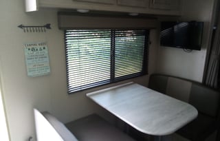 "Millennium Falcon"  Luxury unit with Bunkhouse