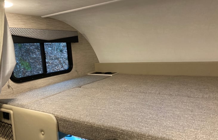 Bed over cab 55"x90"