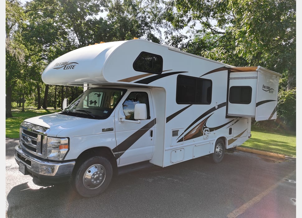 Class C Motor Home rentals in Houston