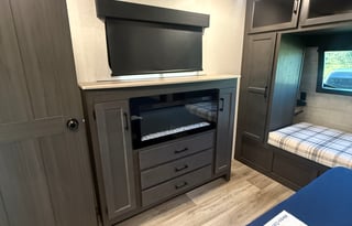 2025 Venture RV SportTrek