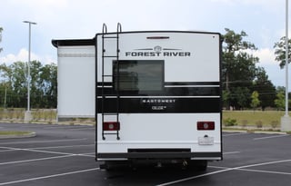 Cozy 23' Class C Motorhome | Sleeps 5
