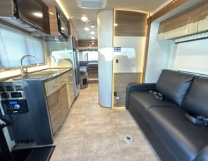 Itasca Navion 24V
