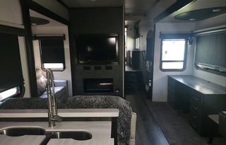 2020 Forest River 5th wheel with washer and dryer