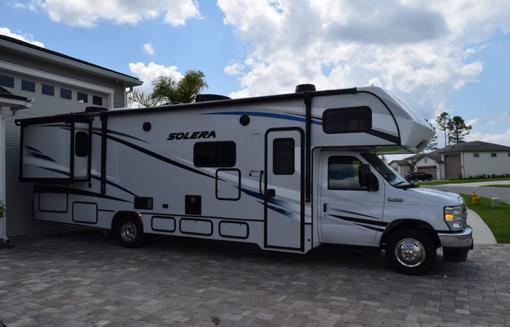 Sleek. Spacious. Ready to Roll. 🚐💨