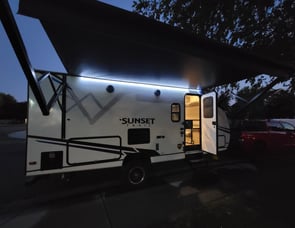 CrossRoads RV Sunset Trail SS186BH