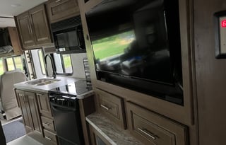 Meet Gertty….  34ft of Glamping!