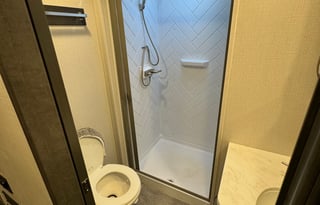 Luxurious RV Explore the Great Outdoors in Comfort