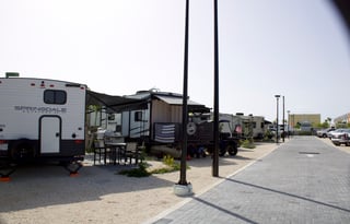 Retroasis Roadside Retreat: Your Adventure Awaits!