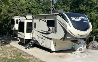 Stationary cozy couples Ozark getaway retreat