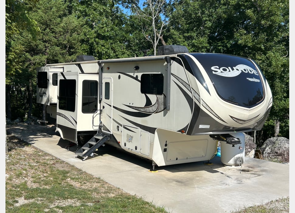 Fifth Wheel rentals in Nixa