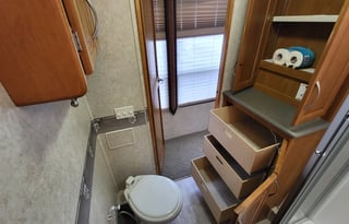 2004 Fleetwood RV Pace Arrow 37C