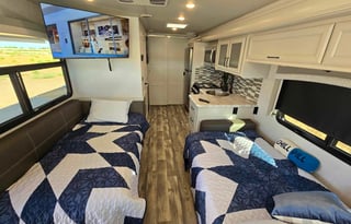 2024 Fleetwood Flair – Ultimate Luxury on Wheels!