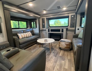 Keystone RV Montana High Country 376FL