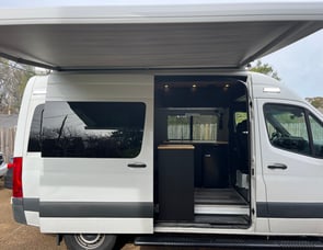 Mercedes Benz Sprinter 2500