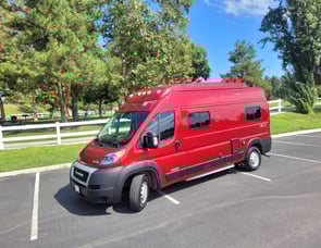 Winnebago Solis 59P