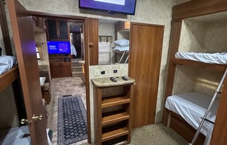 Keystone – 2nd Bed Room w/ Half Bath Sleeps 10