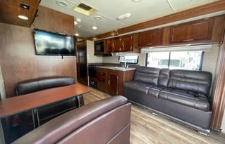 2017 Coachmen Pursuit 30 FW - NO SPECIAL DL NEEDED