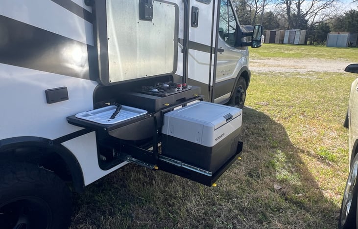 Yeah! An outdoor kitchen.