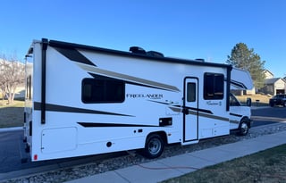 2025 30ft Coachmen 27QB - Sleeps 6