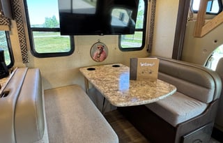 The Cheetah | Glamping on Wheels – Sleeps 6-8