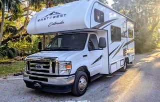WELCOME TO RV LIVING RENTAL