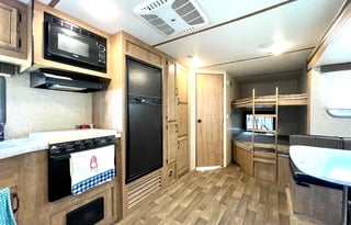 2018 Starcraft Launch Outfitter 27BHU