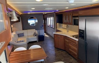 Fully Loaded Winnebago Tour bus 40'