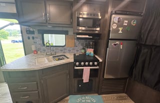 2021 Jayco SLX 242BHS: Cozy Family Retreat