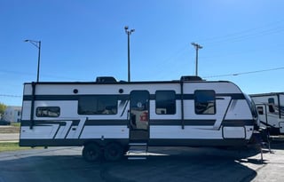 Cashman Well's Toy Hauler