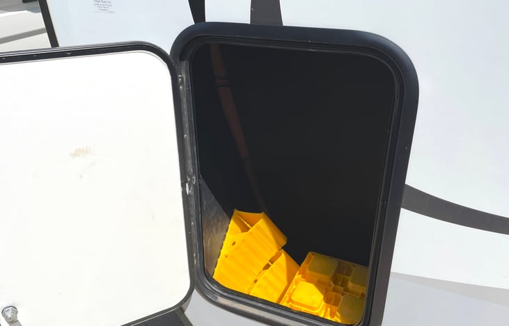 Wheel chalks and leveling blocks.