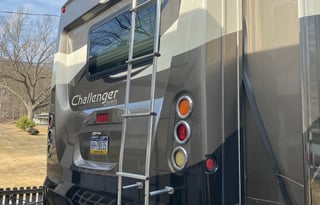 2010 Damon Challenger 371