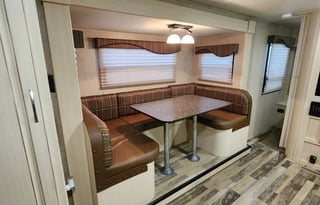 2017 Winnebago Minnie 2455 BHS