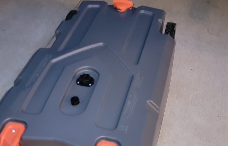 Optional extra black tank for longer stays