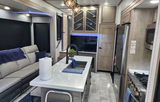 2023 Grand Design Momentum 399TH-R