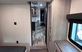 5th Wheel Montana High Country - Two Full Bath