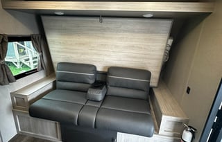 Shan's Rolling Retreat