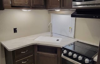 MoJo's 2019 Summerland Sleeps 10