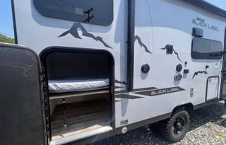 2024 FOREST RIVER RV CHEROKEE WOLF PUP BLACK