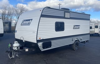 Kenzie’s 2025 Keystone RV Coleman 17R